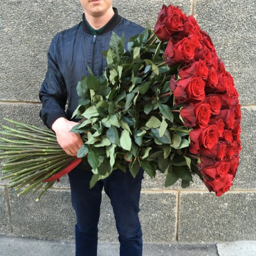 Букет 51 роза 120 см с лентами