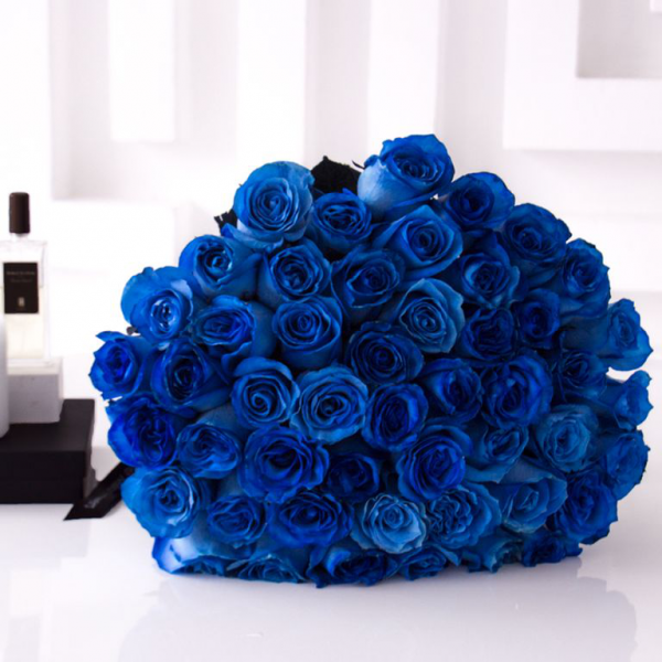 Букет 39 синих роз с лентами