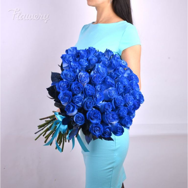 Букет из 51 синей розы с лентами