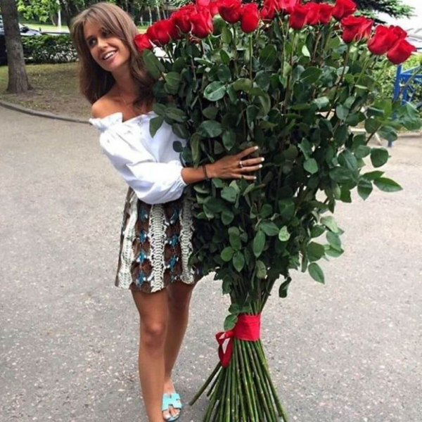 Букет 51 красная роза 170 см с лентами