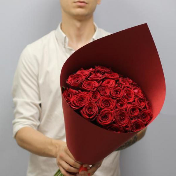 Букет 29 красных роз с упаковкой (80см)
