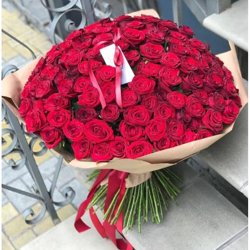 Букет 101 красная роза с оформлением (60см)