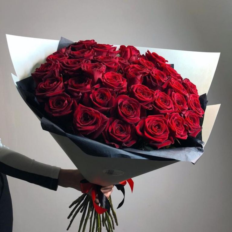 Букет 51 красная роза 60 см с упаковкой