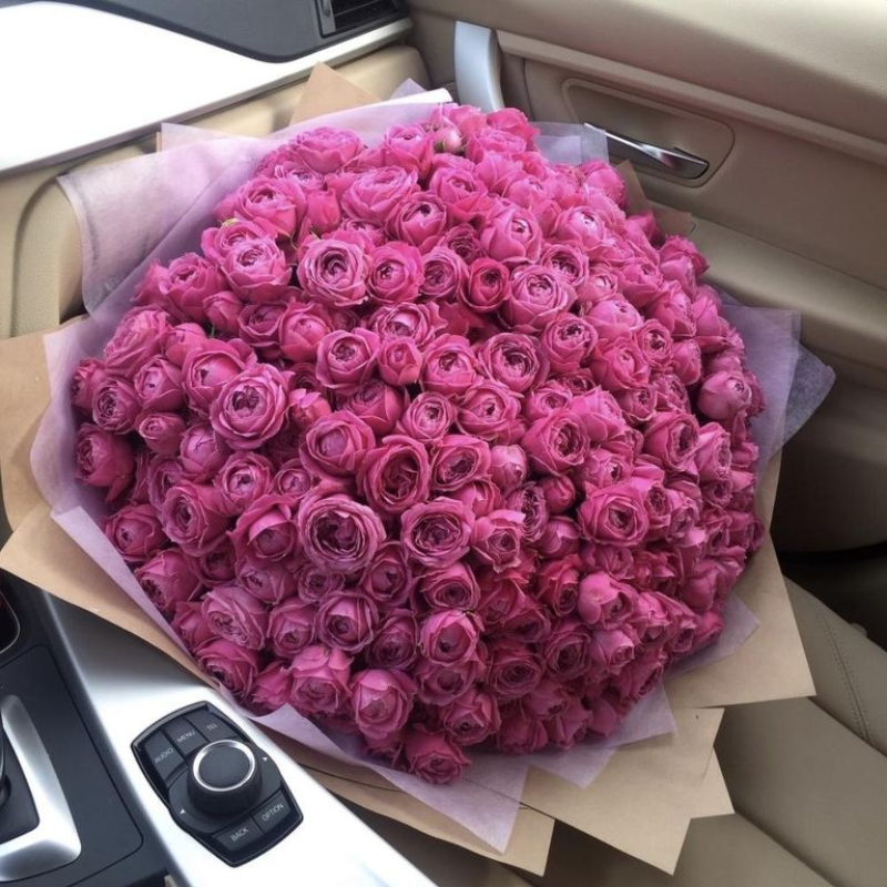 101 кустовых пионовидных роз в букете