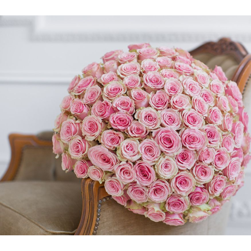 Букет 101 розовая роза с лентами (70см)