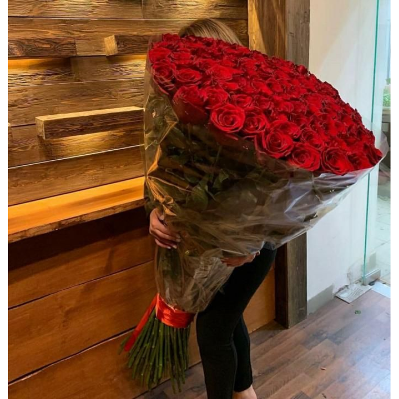 Букет 101 красная роза 120 см с лентами