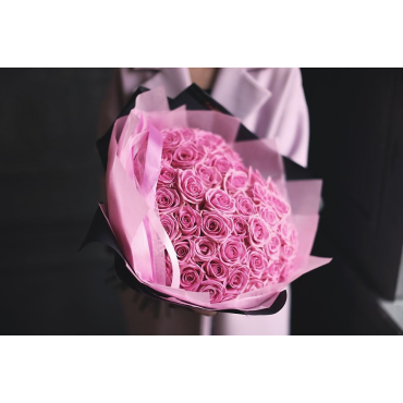 Букет из 51 розовой розы 70 см с упаковкой